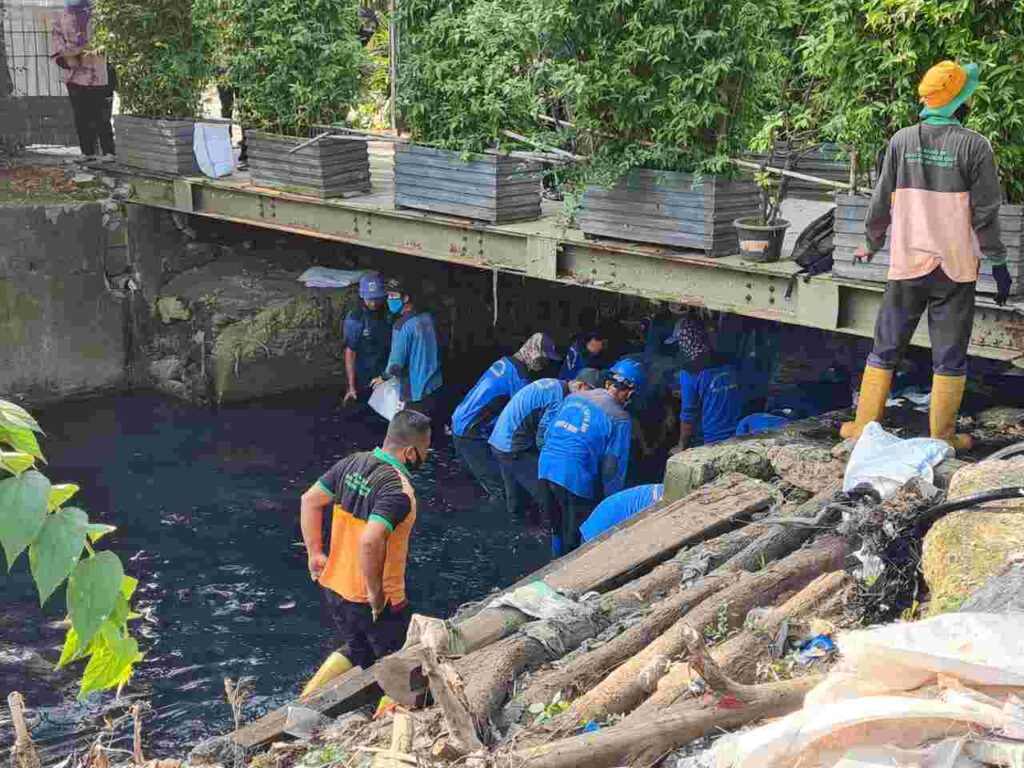 Antisipasi Banjir Pemprov Dki Gencarkan Gerebek Lumpur Wartabrita