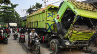 Insiden kecelakaan truk tanah di Salembaran Jaya, Kosambi, Kabupaten Tangerang