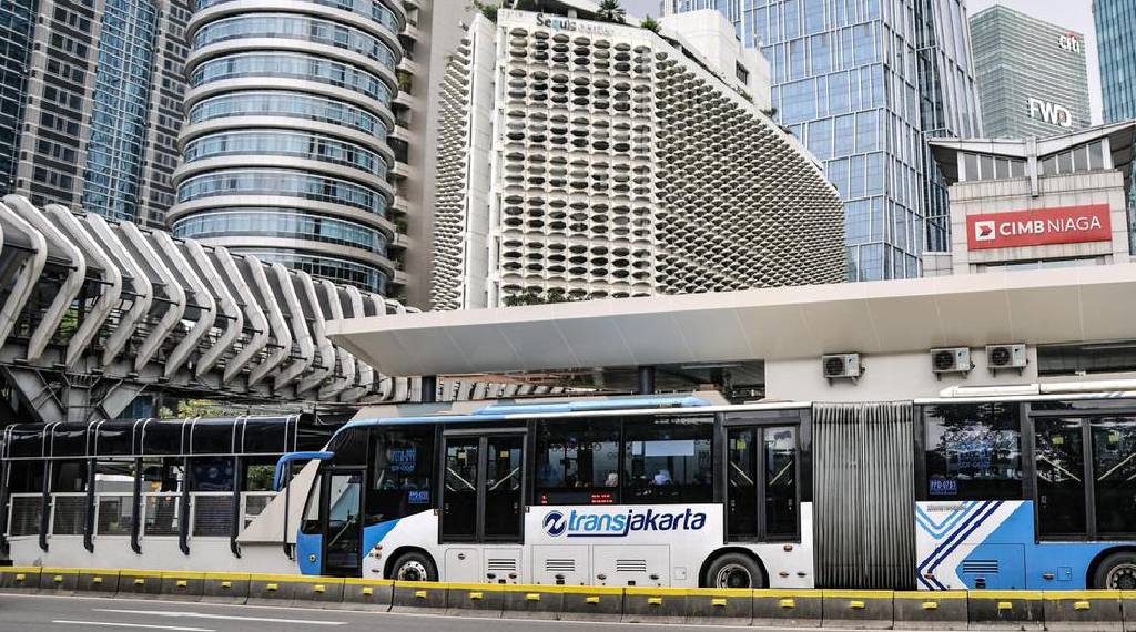 Naik MRT, LRT Jakarta, Hingga Transjakarta Gratis Pada Saat Tahun Baru